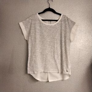 Label of Graded Goods women's mixed media top  Size M